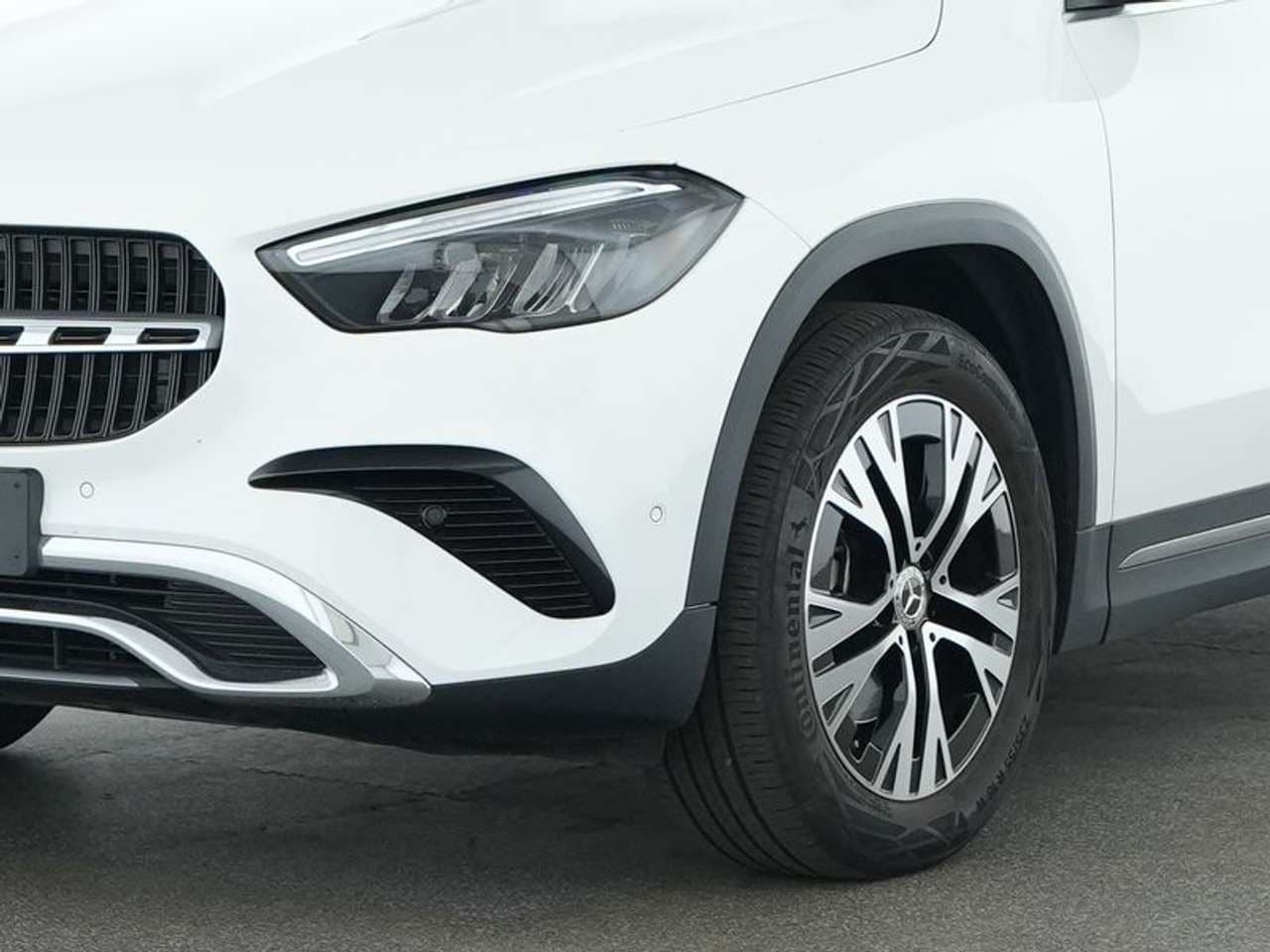 Mercedes-Benz GLA 180: foto 2 di 6
