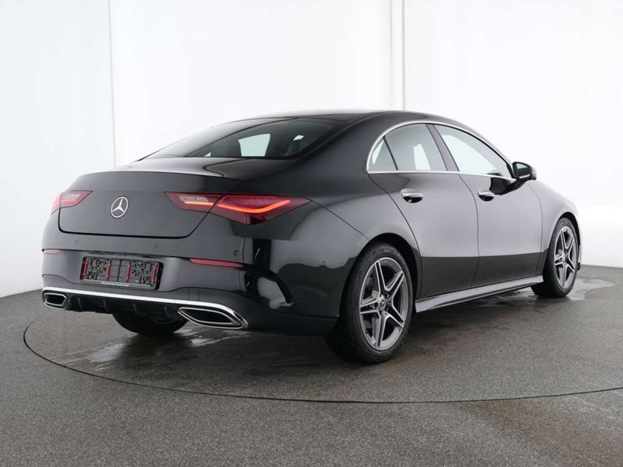Mercedes-Benz CLA 180: foto 2 di 6
