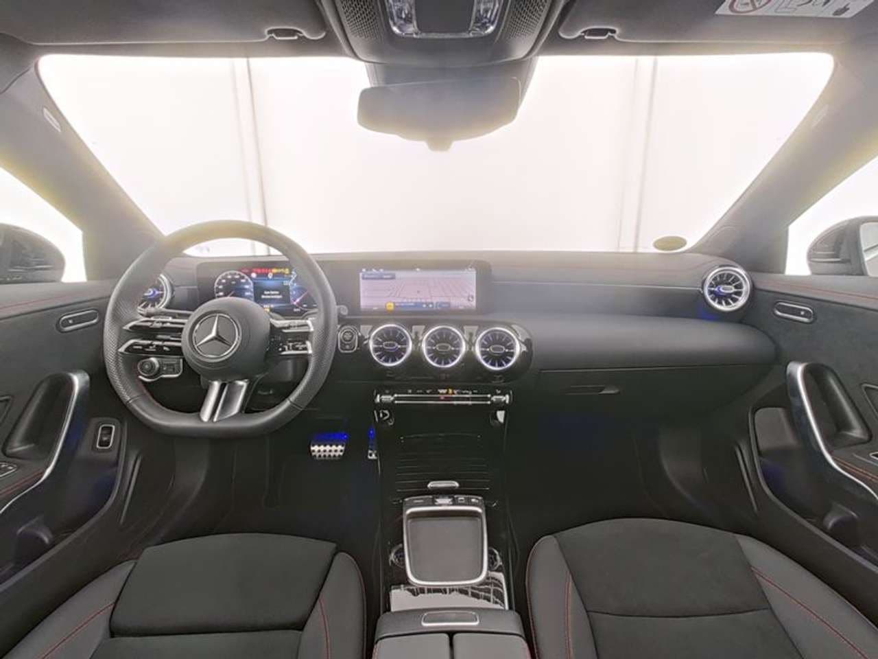 Mercedes-Benz CLA 180: foto 5 di 6