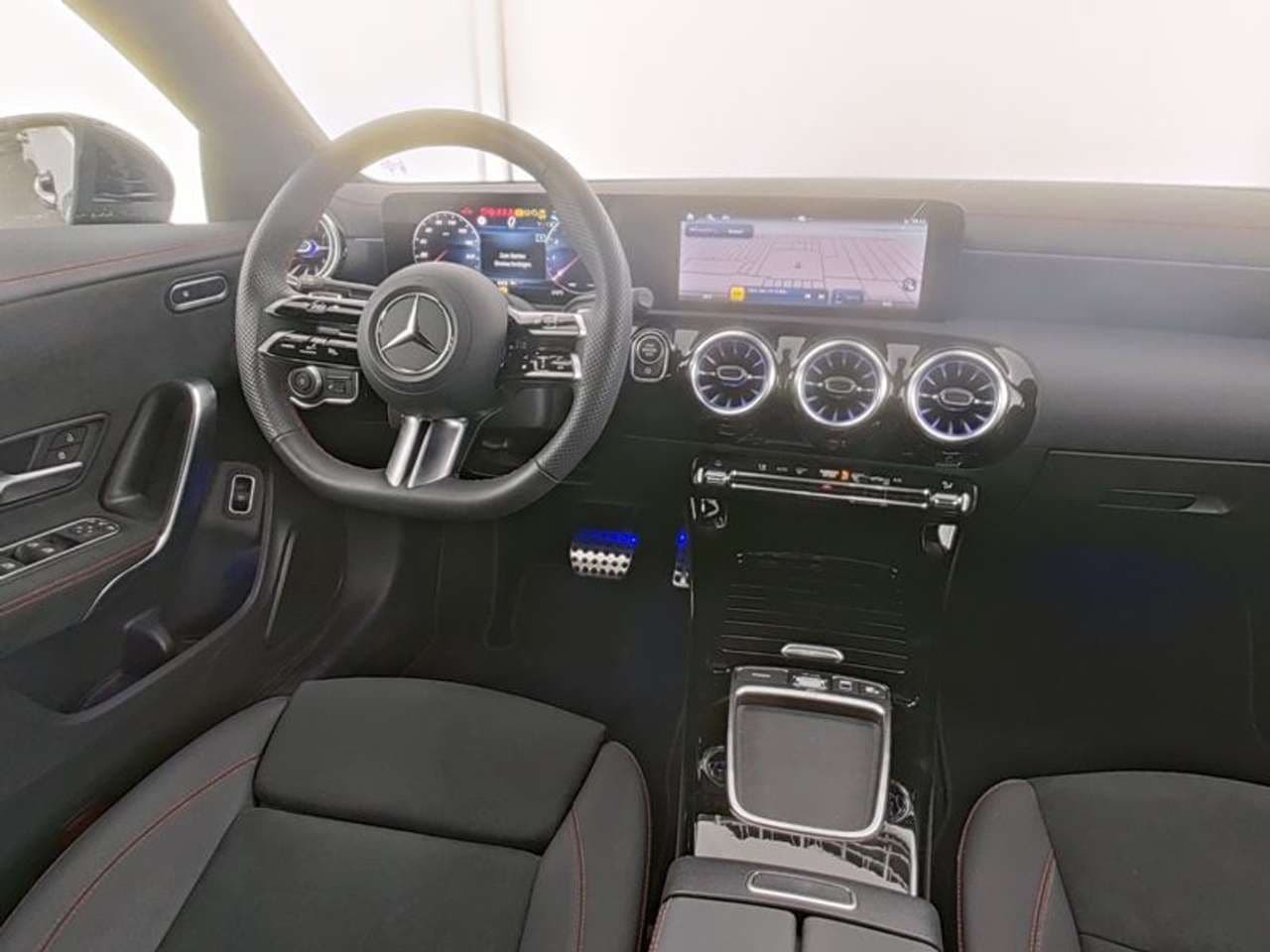 Mercedes-Benz CLA 180: foto 6 di 6