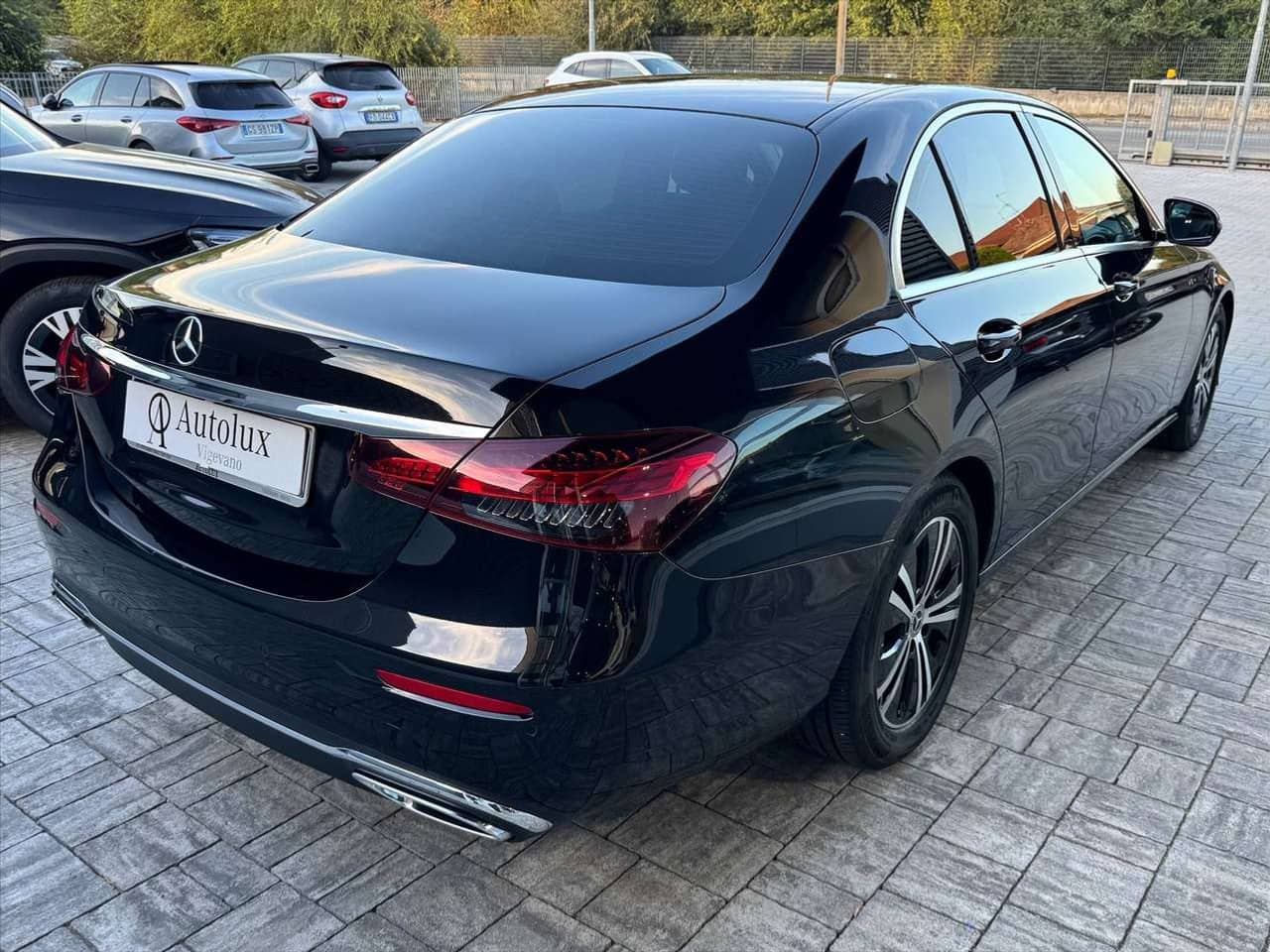 Mercedes-Benz E 200: foto 3 di 6