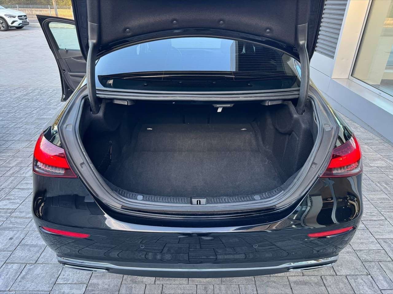 Mercedes-Benz E 200: foto 5 di 6