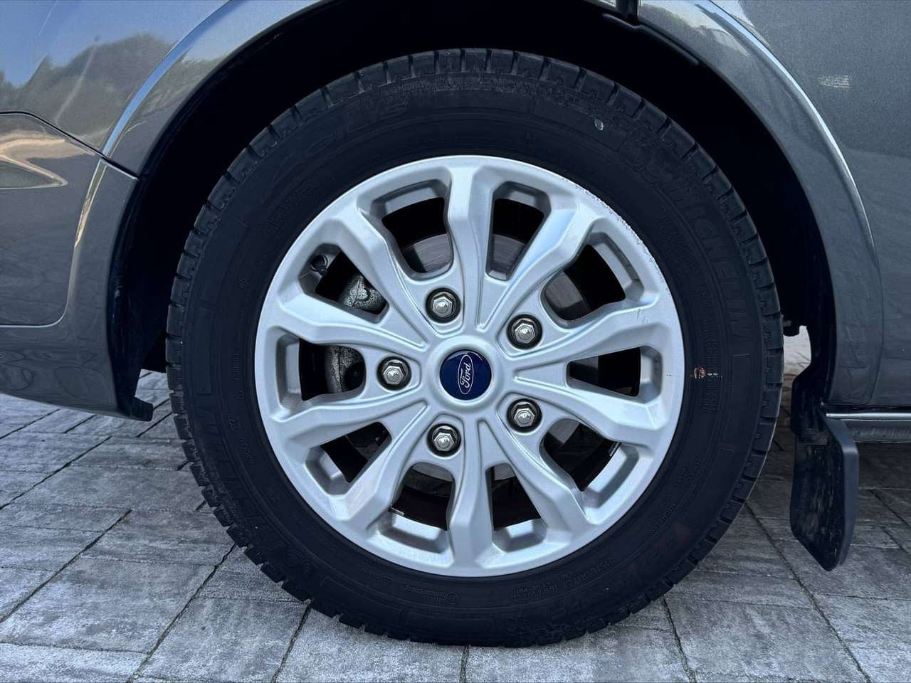 Ford Tourneo Custom: foto 5 di 6