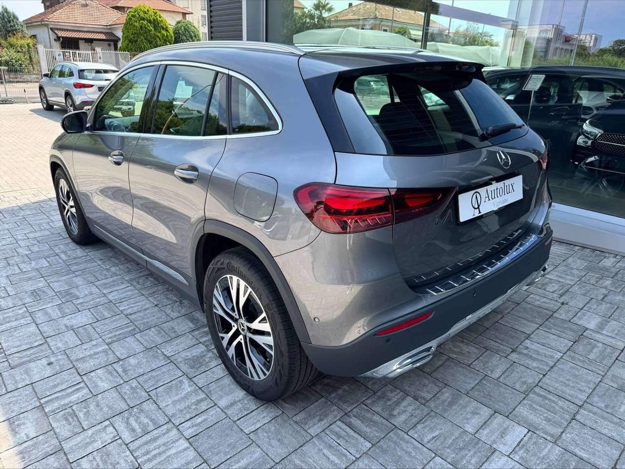 Mercedes-Benz GLA 180: foto 2 di 6