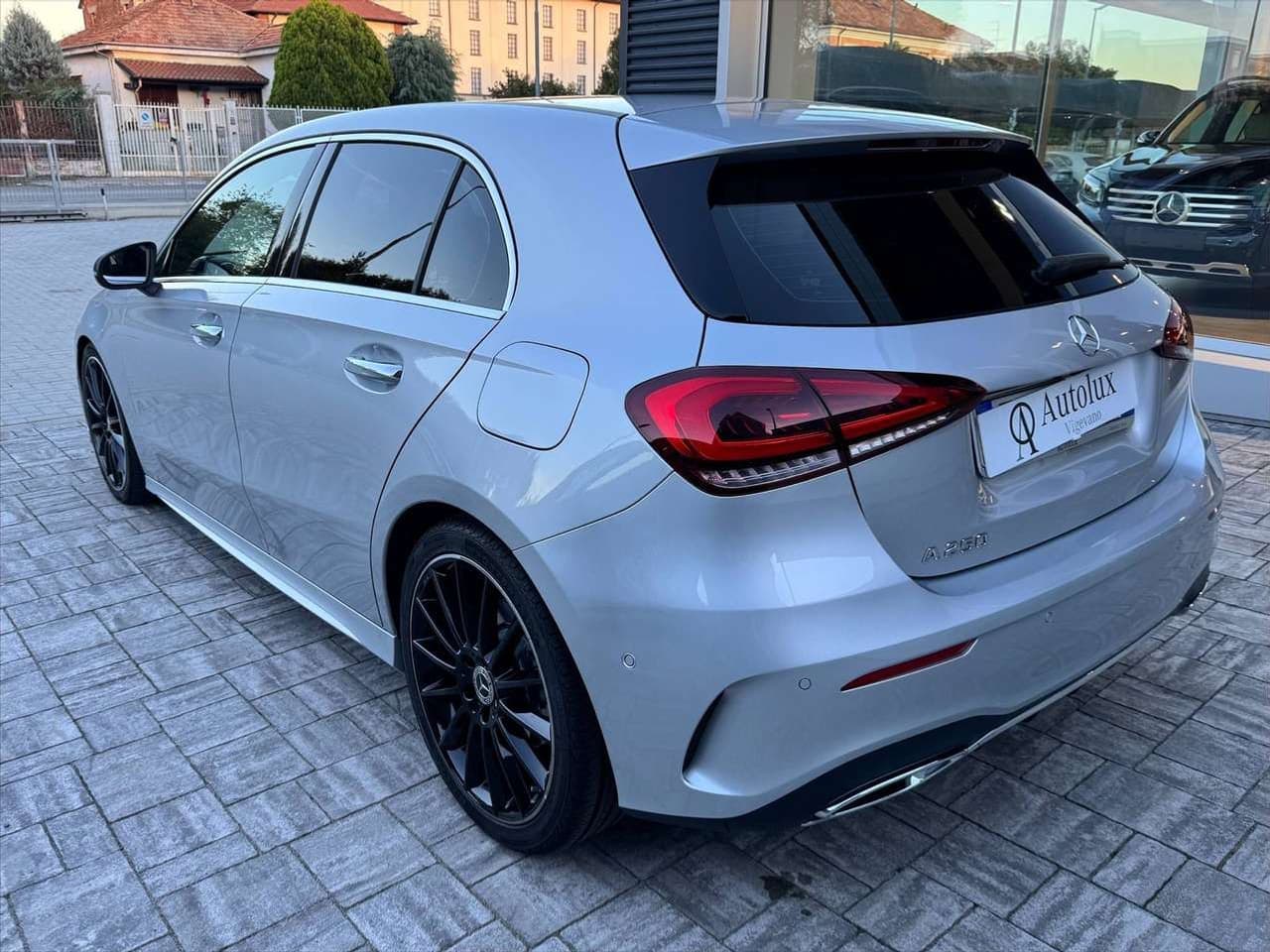 Mercedes-Benz A 250: foto 2 di 6
