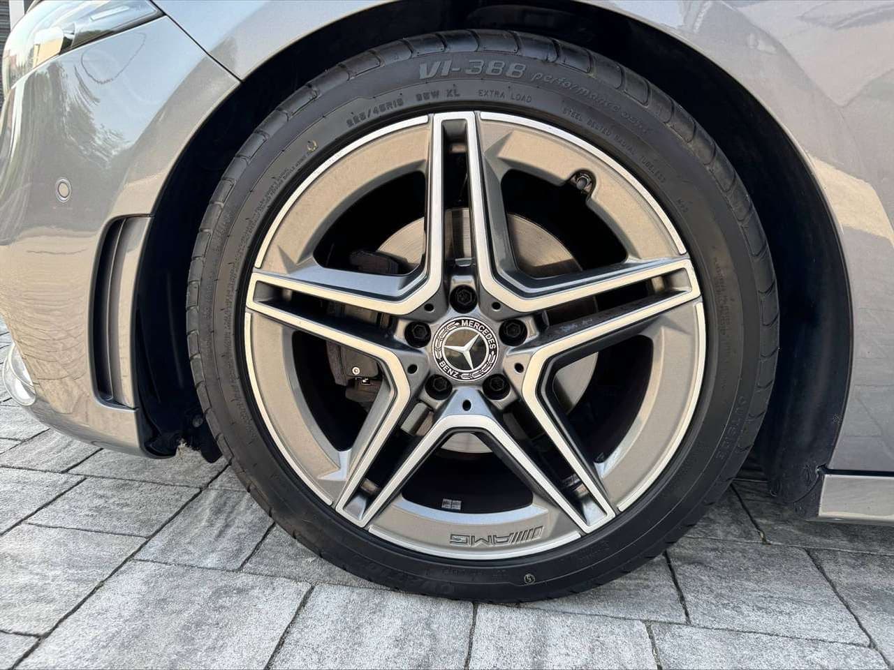 Mercedes-Benz A 180: foto 5 di 6