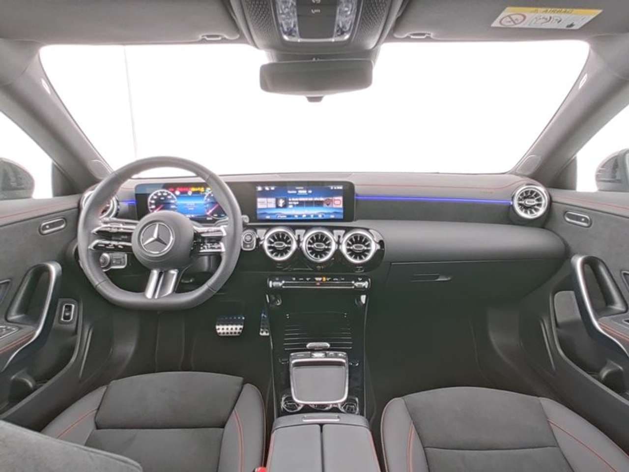 Mercedes-Benz CLA 200: foto 5 di 6