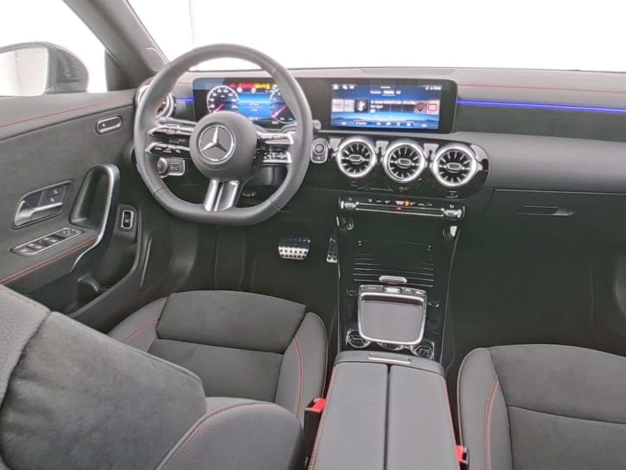 Mercedes-Benz CLA 200: foto 6 di 6