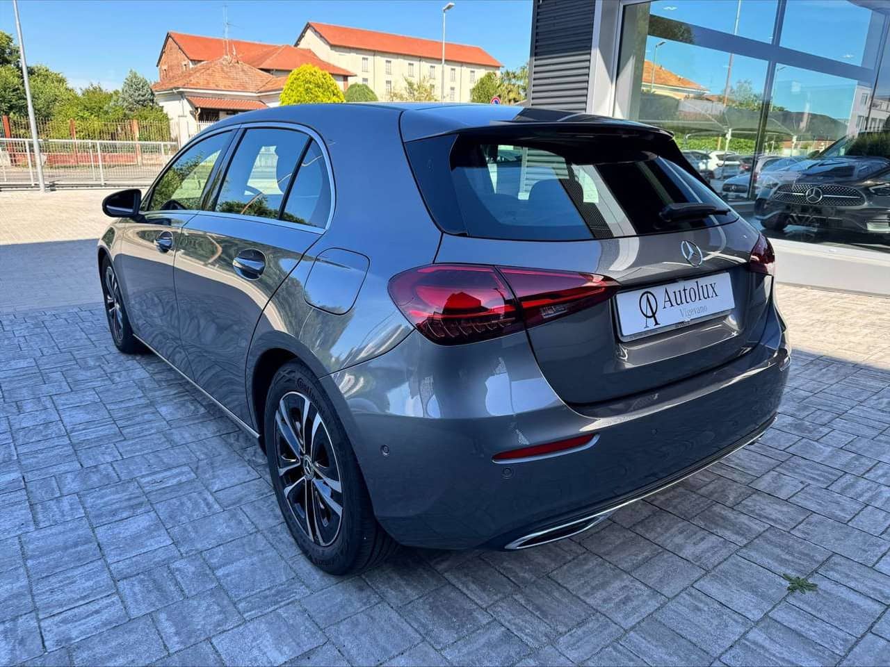 Mercedes-Benz A 200: foto 2 di 6