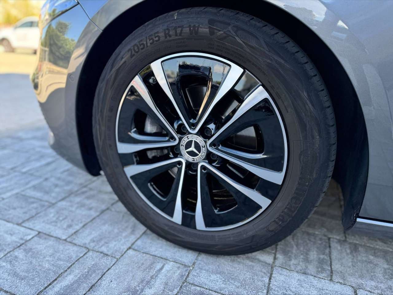 Mercedes-Benz A 200: foto 6 di 6