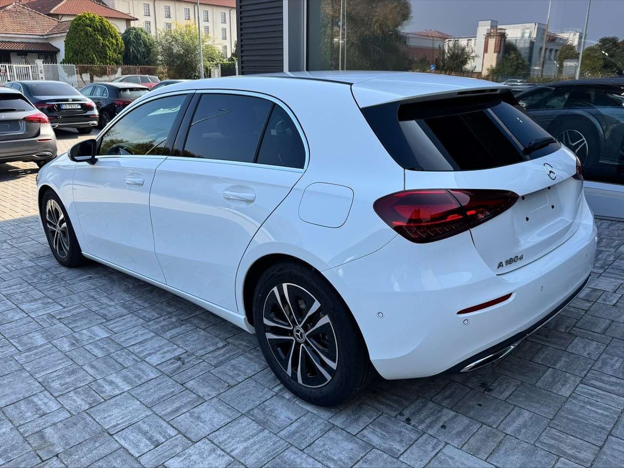 Mercedes-Benz A 180: foto 2 di 6