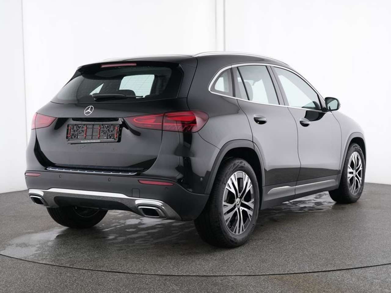 Mercedes-Benz GLA 200: foto 2 di 6