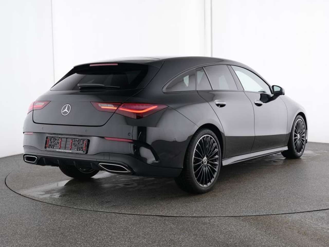 Mercedes-Benz CLA 200: foto 2 di 6
