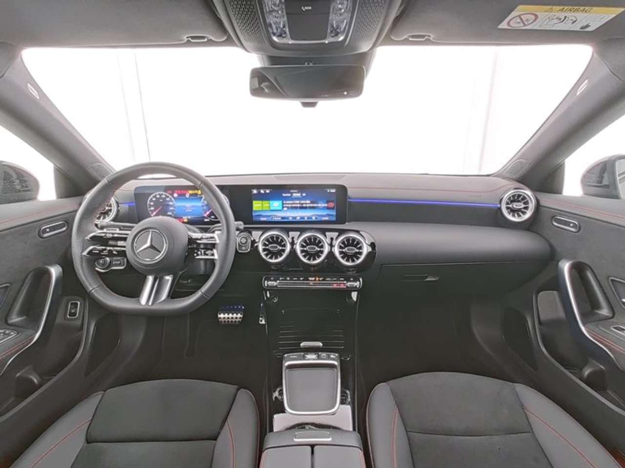 Mercedes-Benz CLA 200: foto 5 di 6