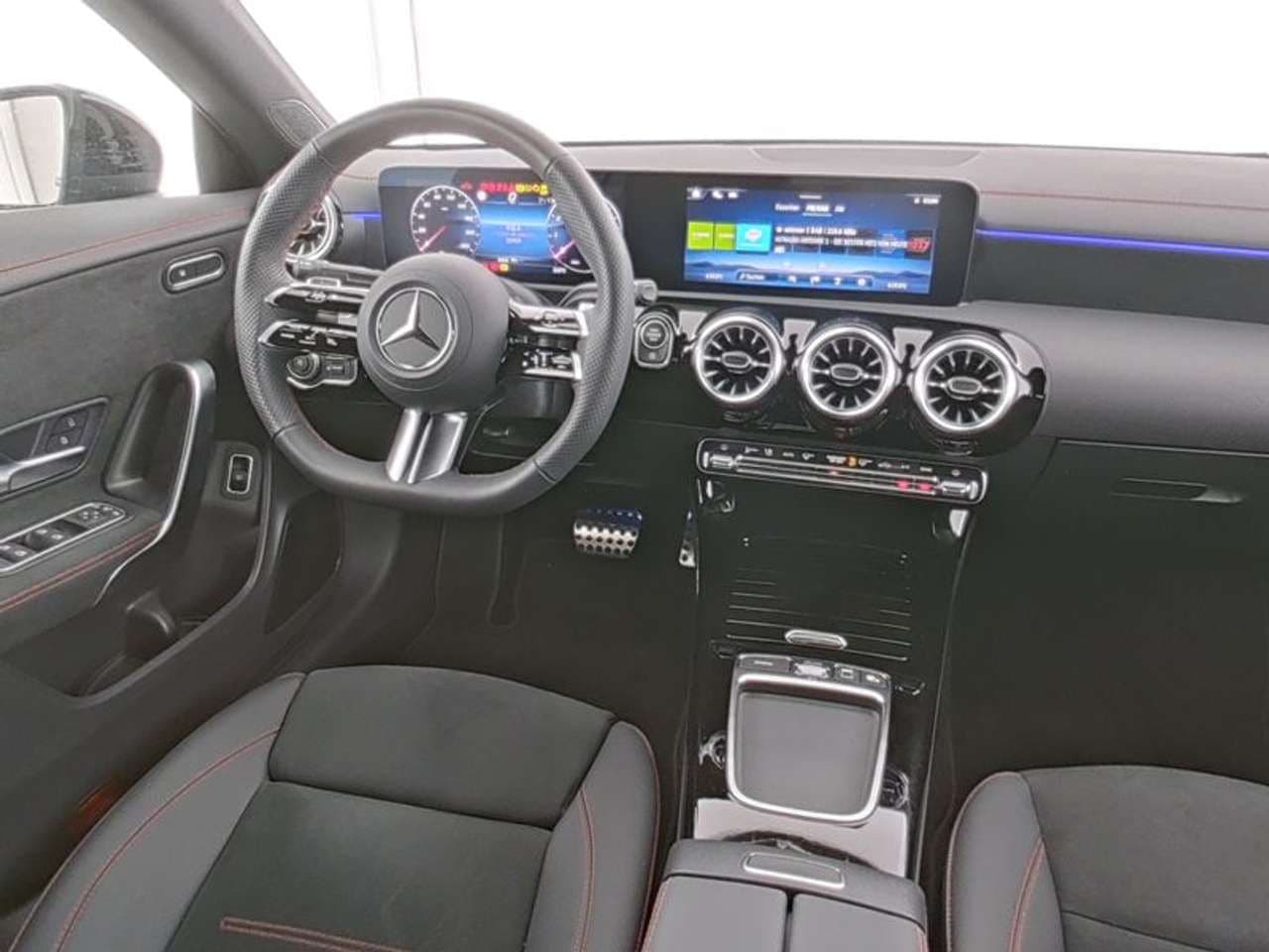 Mercedes-Benz CLA 200: foto 6 di 6