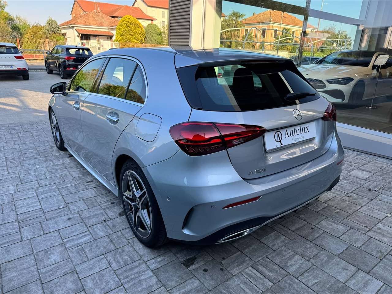 Mercedes-Benz A 180: foto 2 di 6