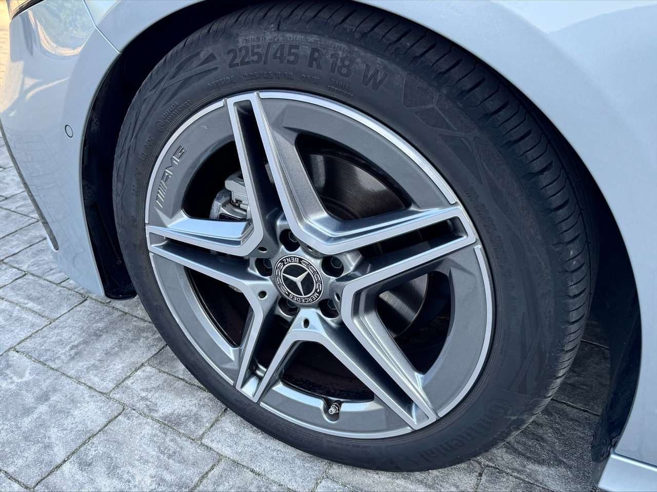 Mercedes-Benz A 180: foto 5 di 6