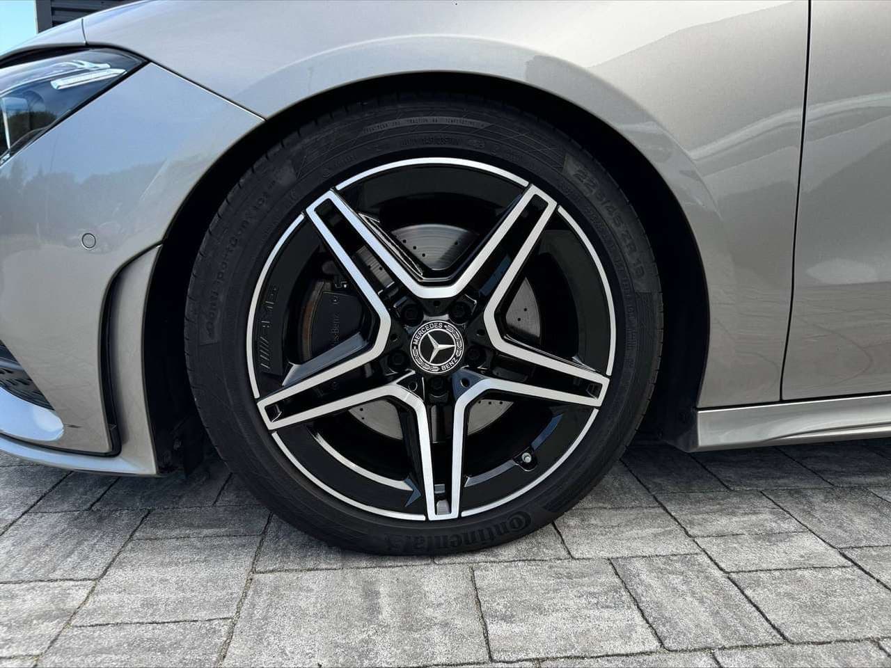 Mercedes-Benz CLA 200: foto 5 di 6