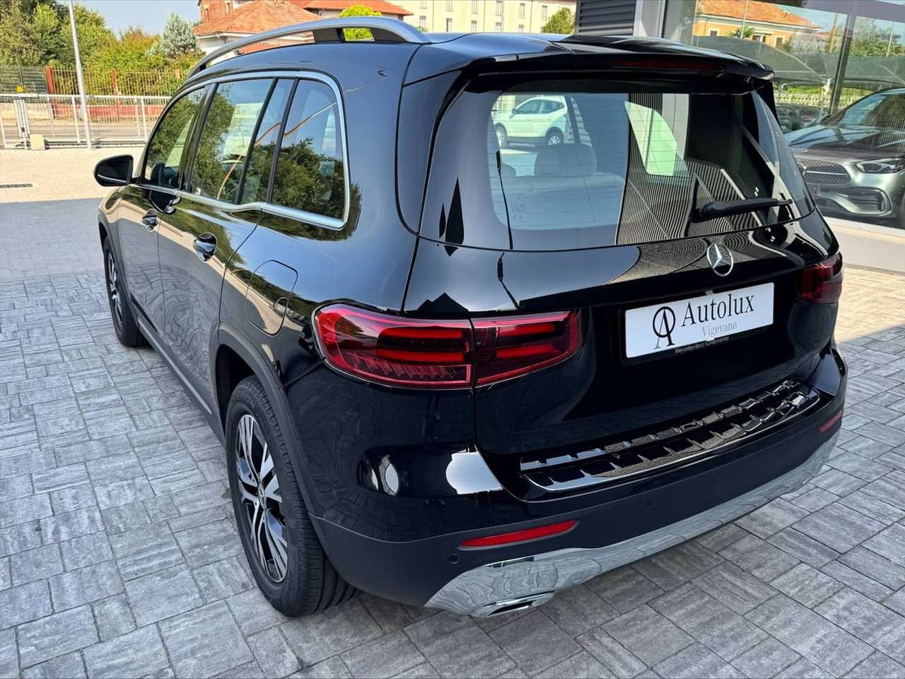 Mercedes-Benz GLB 180: foto 2 di 6