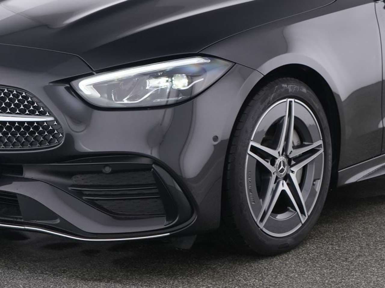 Mercedes-Benz C 220: foto 2 di 6