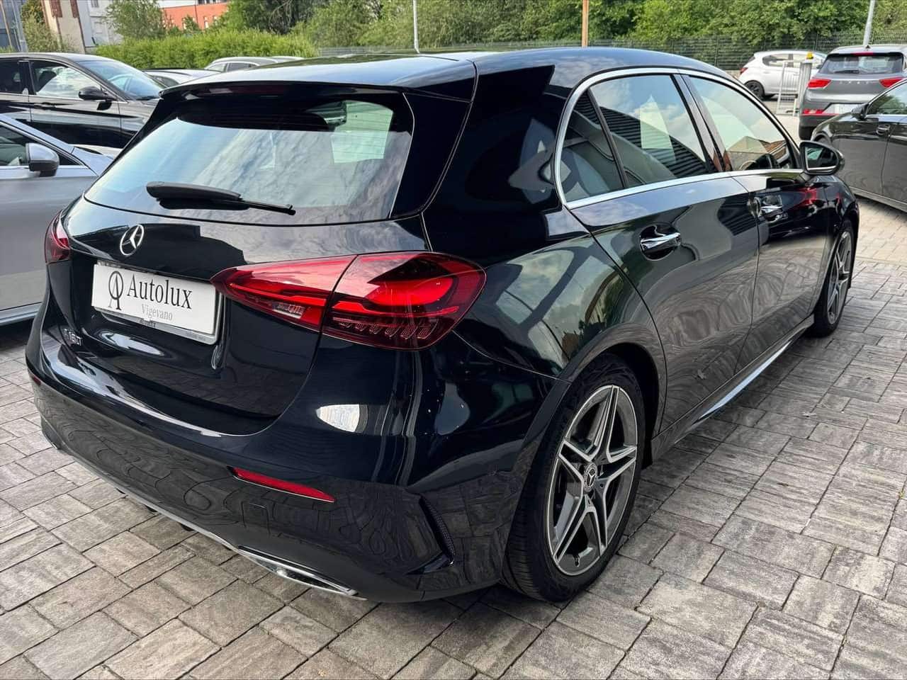 Mercedes-Benz A 180: foto 3 di 6