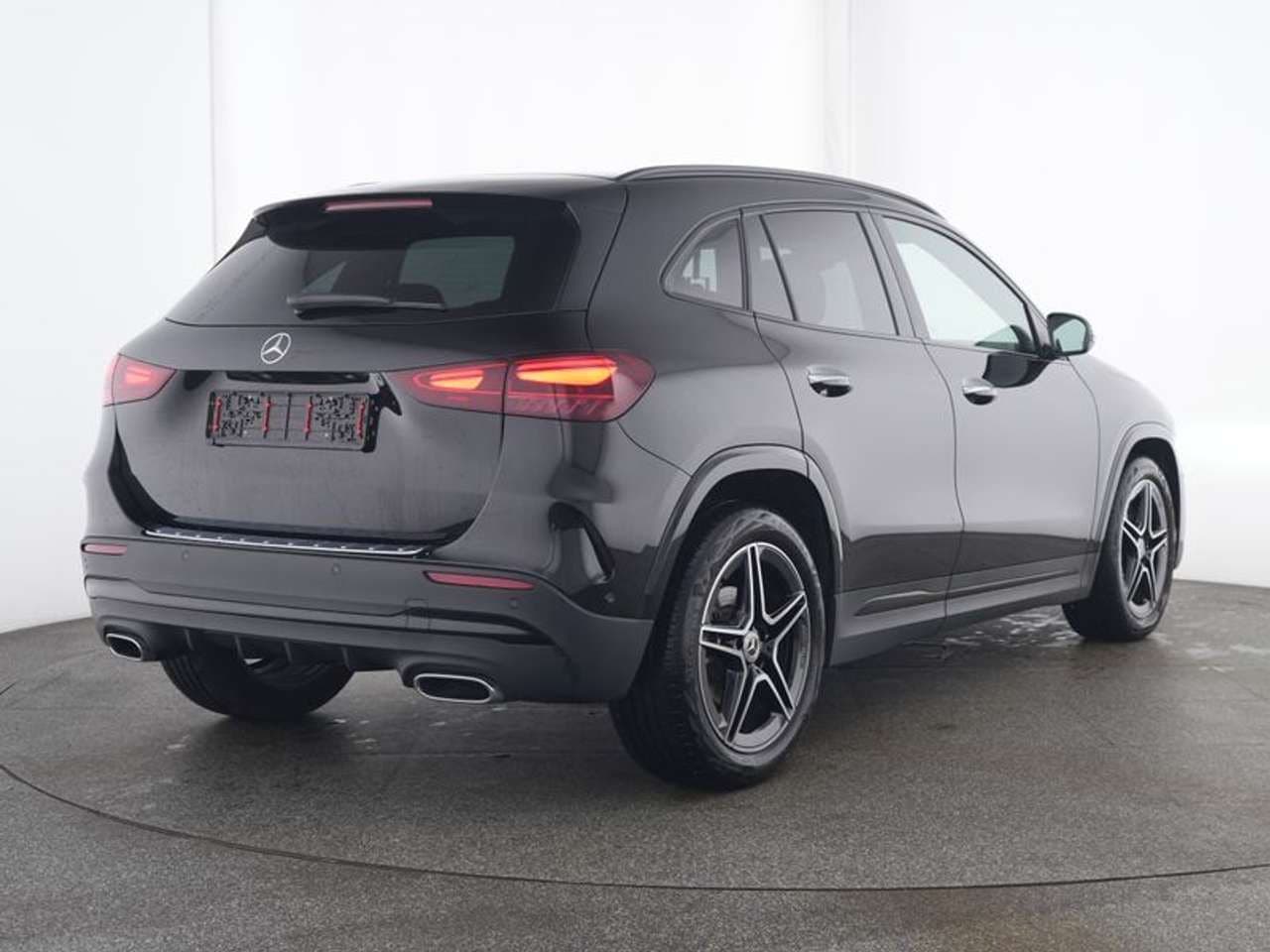 Mercedes-Benz GLA 180: foto 2 di 6