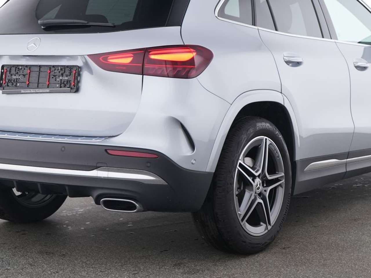 Mercedes-Benz GLA 180: foto 4 di 6